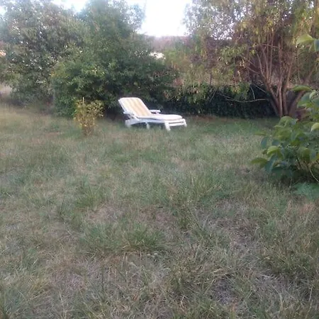 Casa vacanze Agreable Confort Avec Cour Et Jardin *