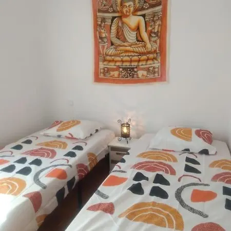 Agreable Confort Avec Cour Et Jardin * Hautefort