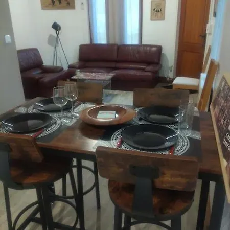 Casa vacanze Agreable Confort Avec Cour Et Jardin